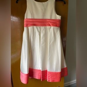 Davids bridal coralreef colored dress kids size 8 needs to be dry cleaned